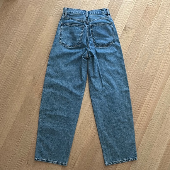 Uniqlo U high waist relaxed jeans medium wash size 23 x 30 in - Picture 3 of 5